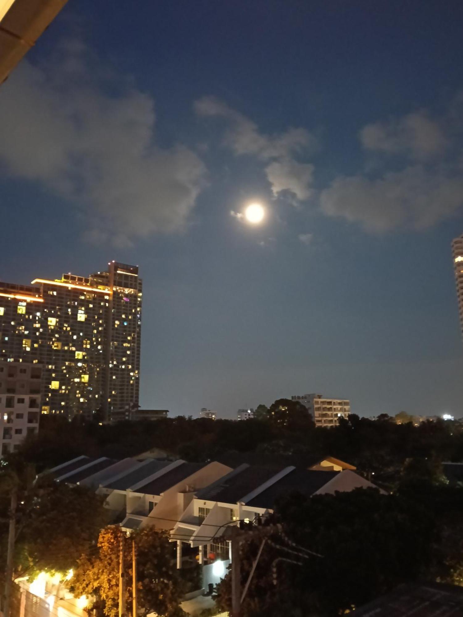 Mandala Beach Villa Jomtiean Praia de Jomtien Exterior foto